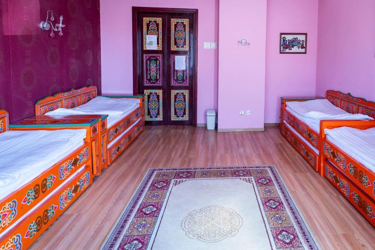 Lotus Guesthouse أولان باتور المظهر الخارجي الصورة